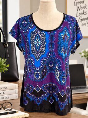 CELESTE Two Tone Lightweight Top - M